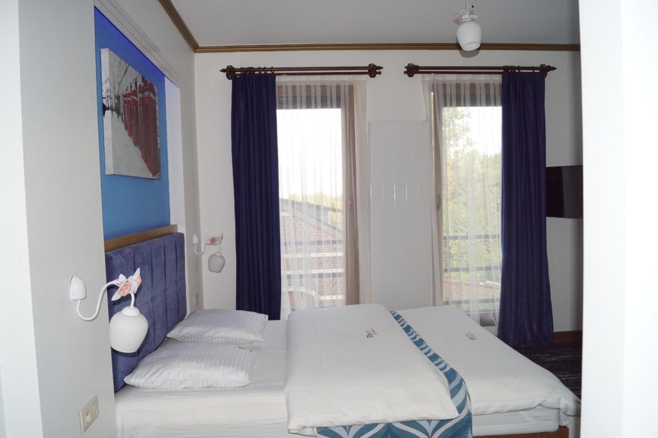 Fly Inn Hotel Lounge Machelen Экстерьер фото