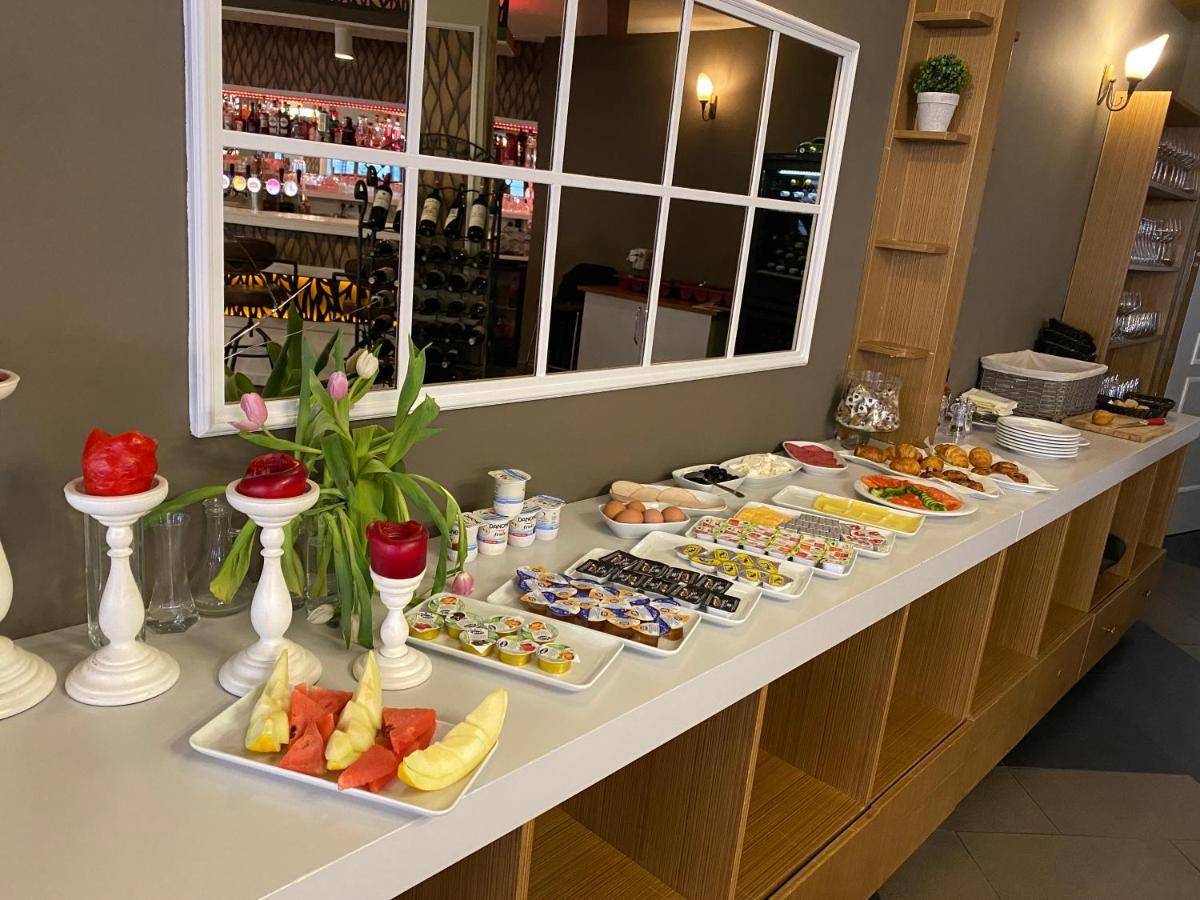 Fly Inn Hotel Lounge Machelen Экстерьер фото