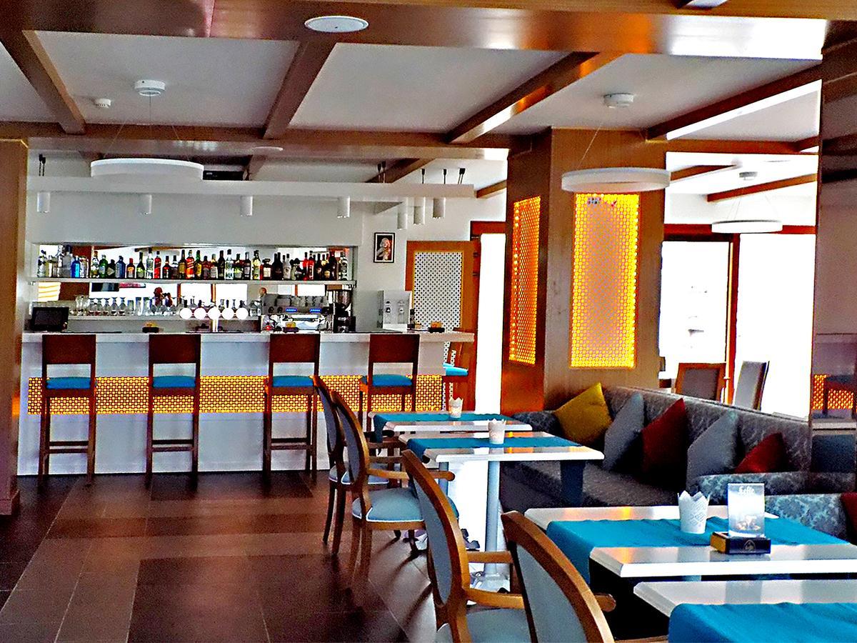 Fly Inn Hotel Lounge Machelen Экстерьер фото