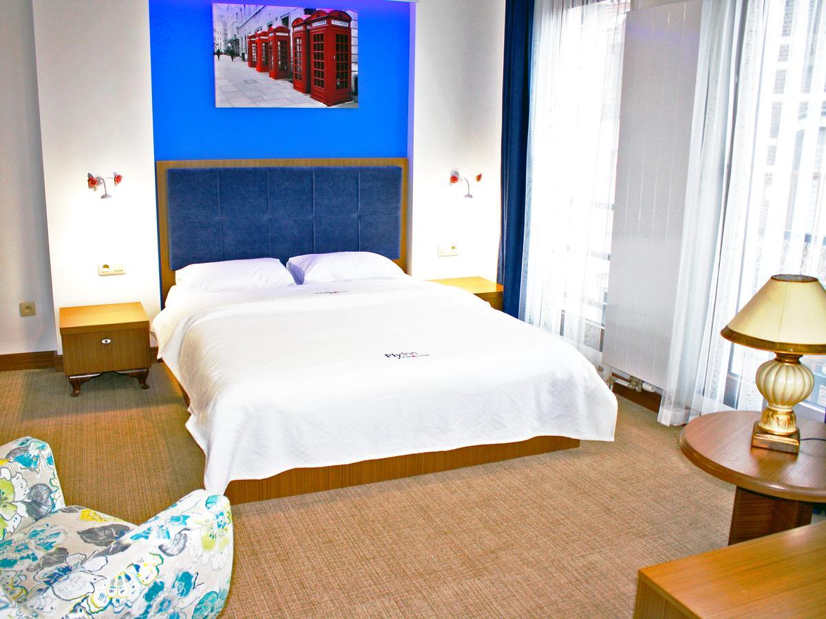 Fly Inn Hotel Lounge Machelen Экстерьер фото