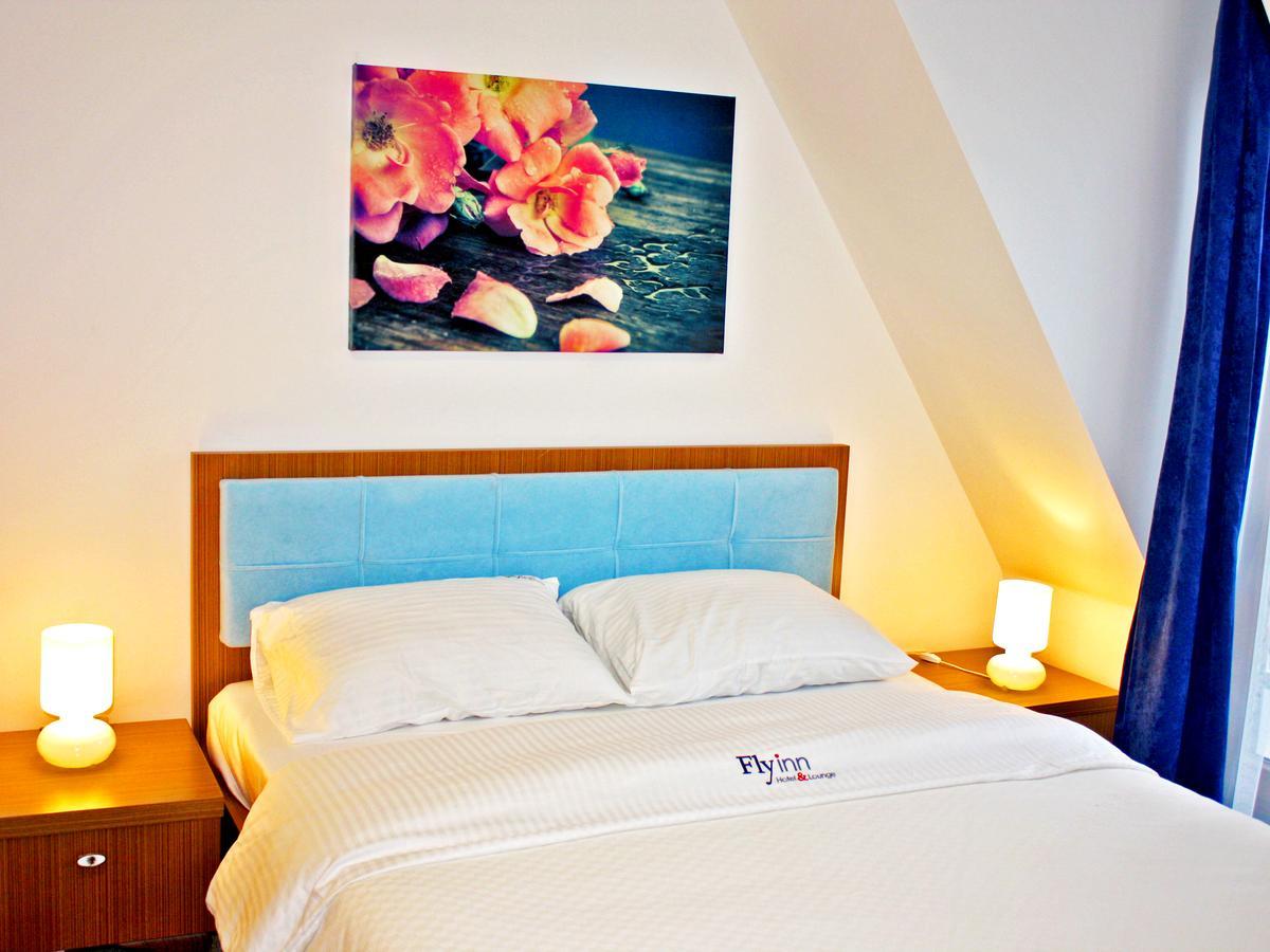 Fly Inn Hotel Lounge Machelen Экстерьер фото